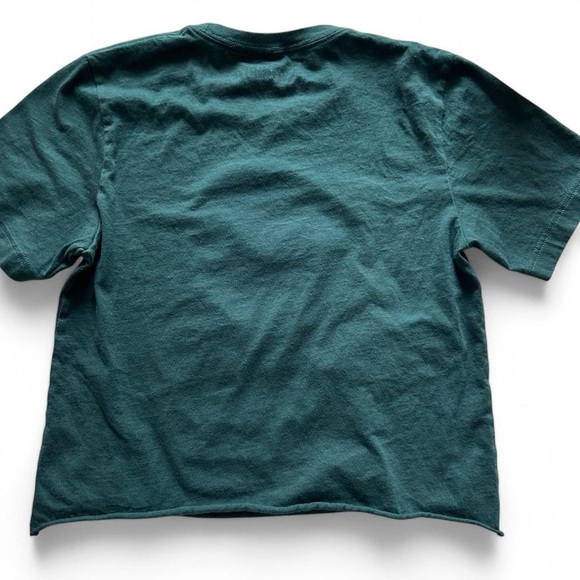 Holly Dolly Christmas T-Shirt Size Small - 100% Cotton Hunter Green Cropped Tee - Picture 3 of 8